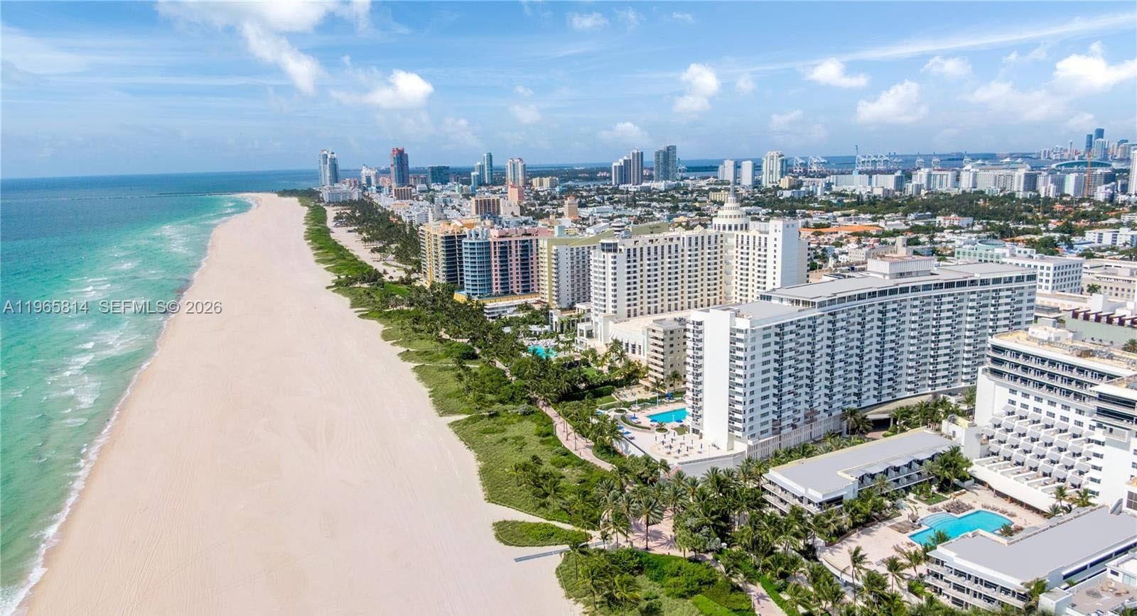 Real estate property located at 100 Lincoln Rd #417, Miami-dade, The Decoplage Condo, Miami Beach, FL