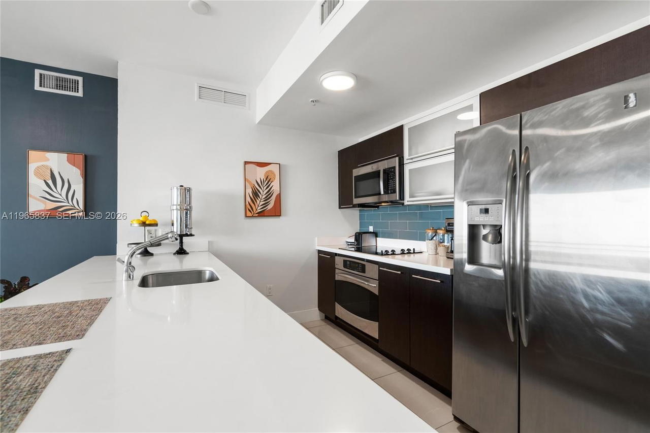 Real estate property located at 90 3rd St #2706, Miami-dade, Ivy Condo, Miami, FL