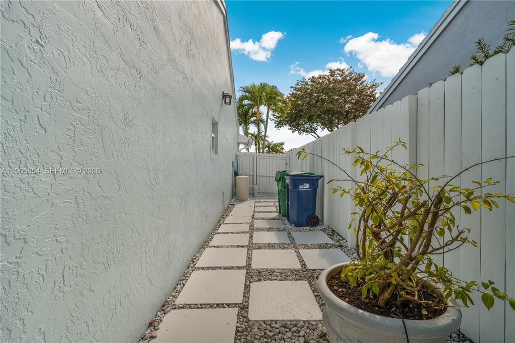 Real estate property located at 11465 60th St, Miami-dade, Coral Creek, Miami, FL