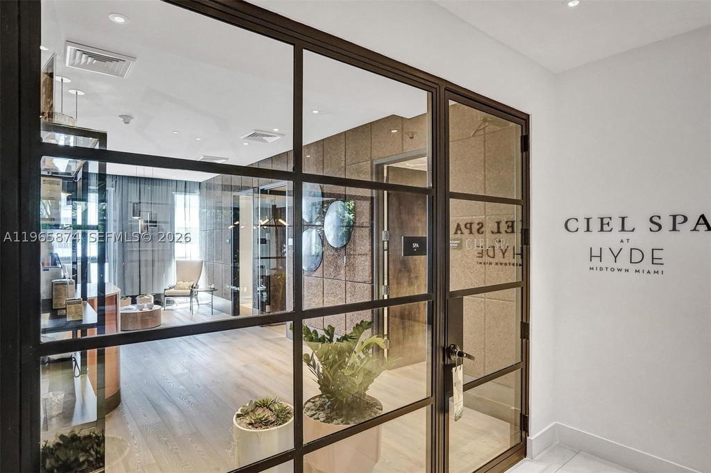 Real estate property located at 121 34th St #2205, Miami-dade, 3401 Midtown Condo, Miami, FL