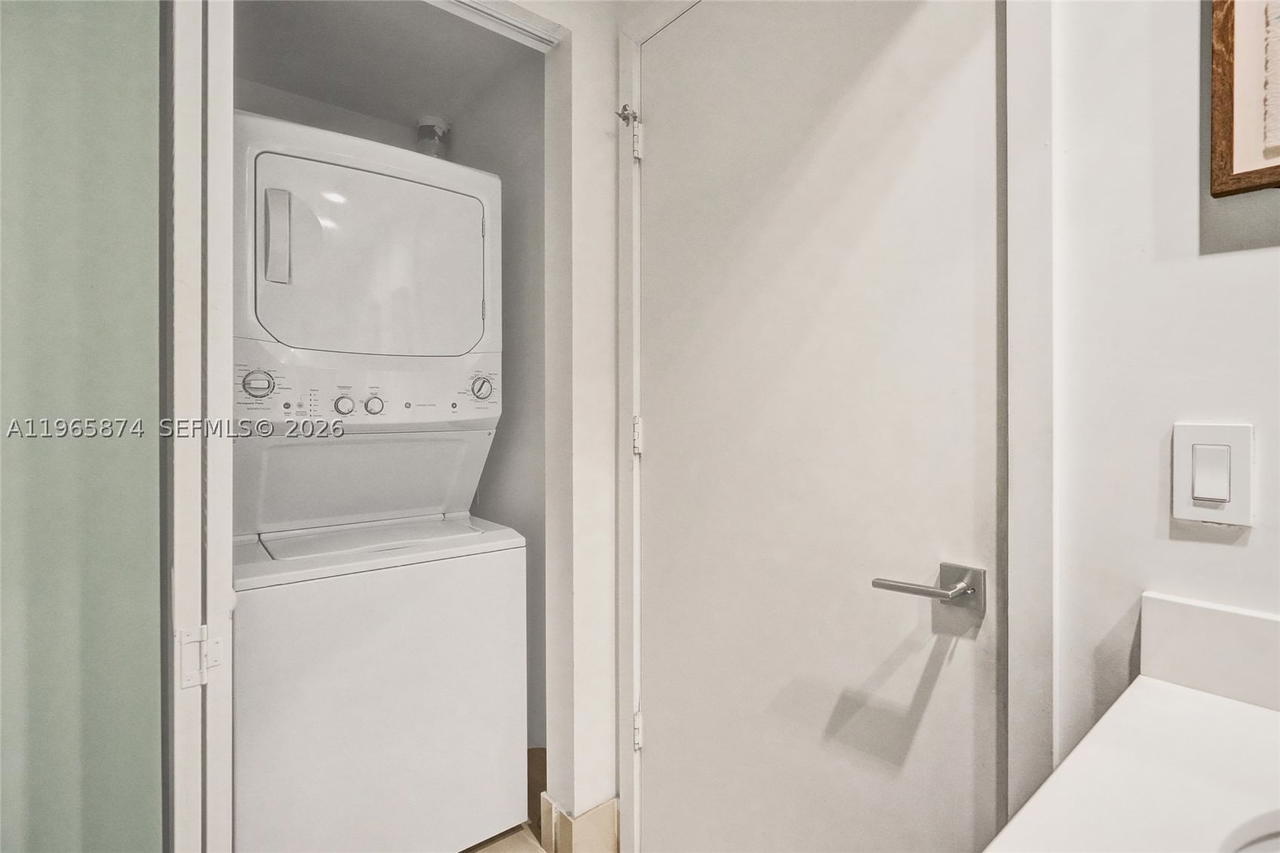 Real estate property located at 121 34th St #2205, Miami-dade, 3401 Midtown Condo, Miami, FL