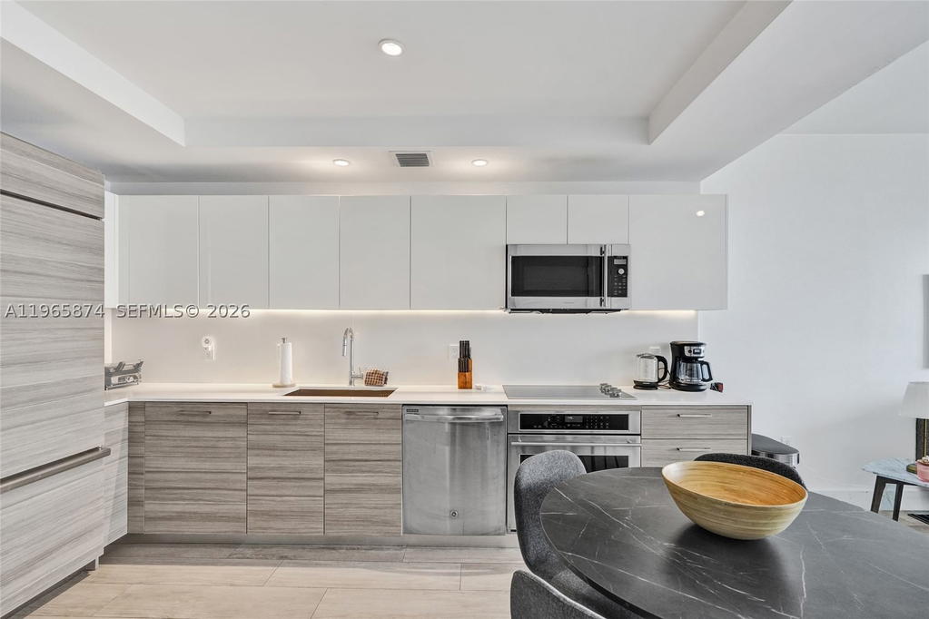 Real estate property located at 121 34th St #2205, Miami-dade, 3401 Midtown Condo, Miami, FL