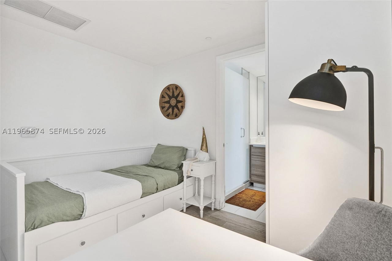 Real estate property located at 121 34th St #2205, Miami-dade, 3401 Midtown Condo, Miami, FL