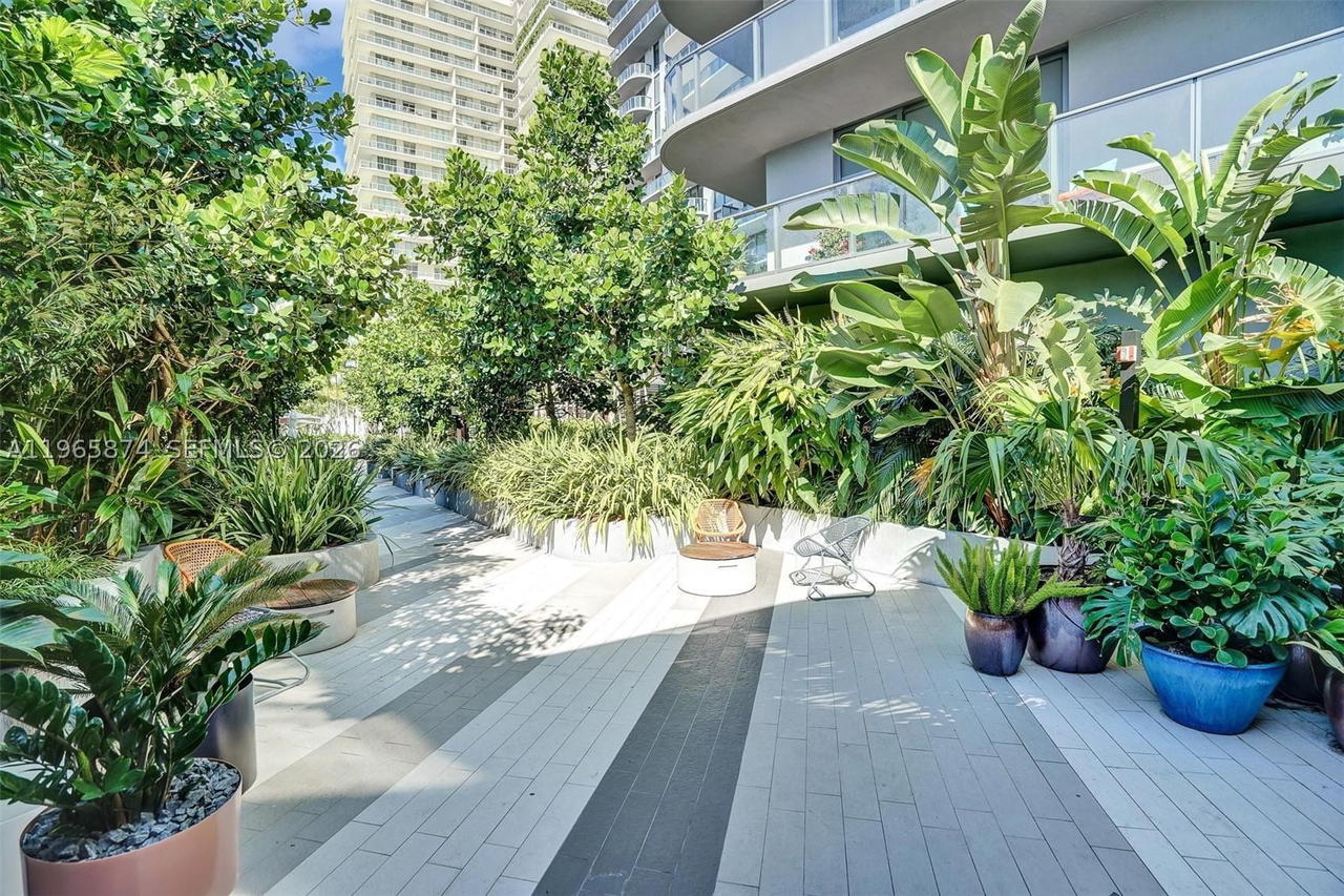 Real estate property located at 121 34th St #2205, Miami-dade, 3401 Midtown Condo, Miami, FL