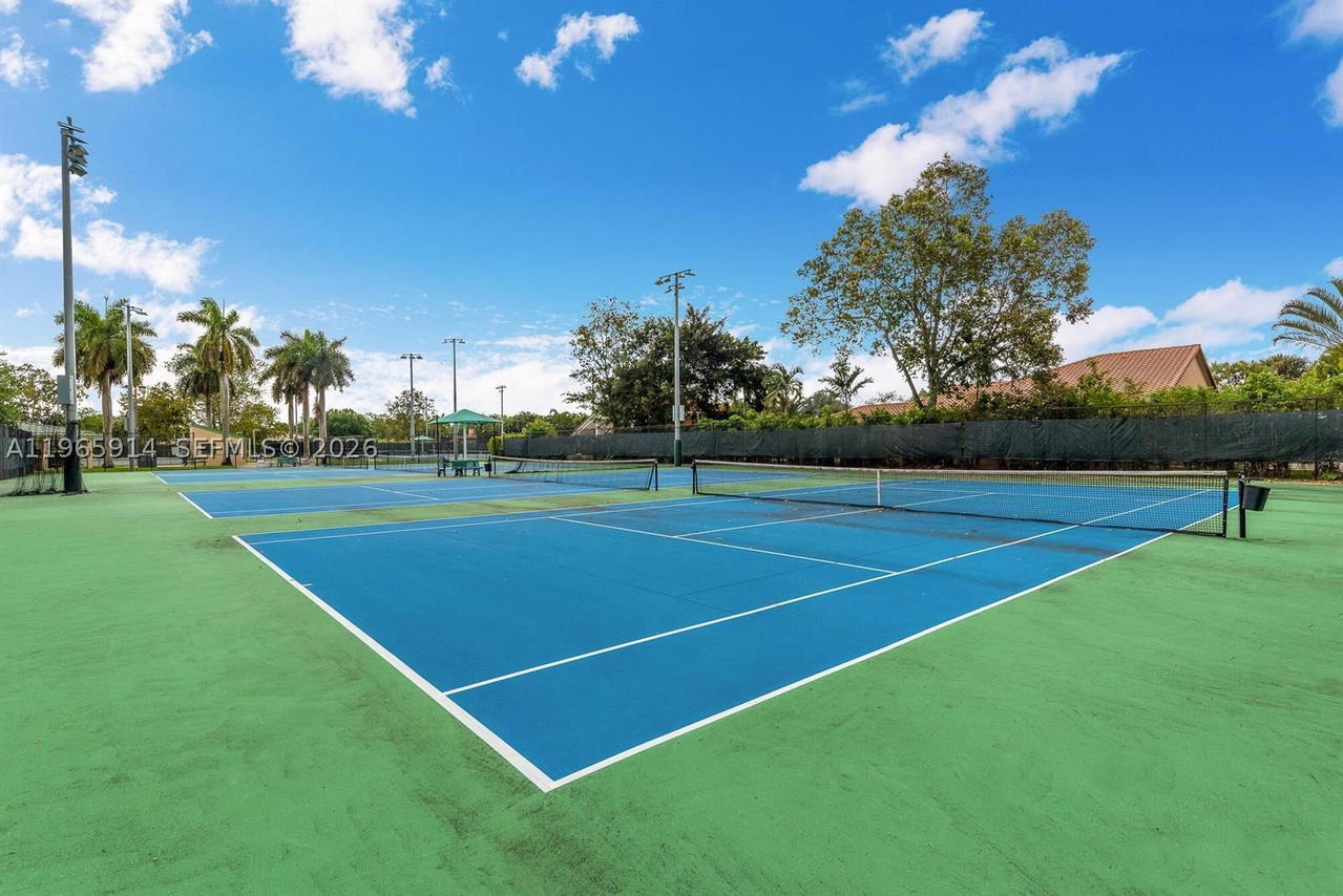 Real estate property located at 6 Chestnut Cir, Broward, Stonebridge Phase 1, Cooper City, FL