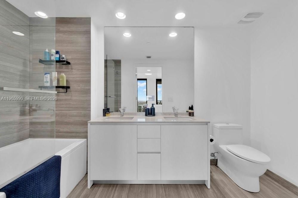 Real estate property located at 1010 Brickell Ave #4011, Miami-dade, 1010 Brickell Condo, Miami, FL