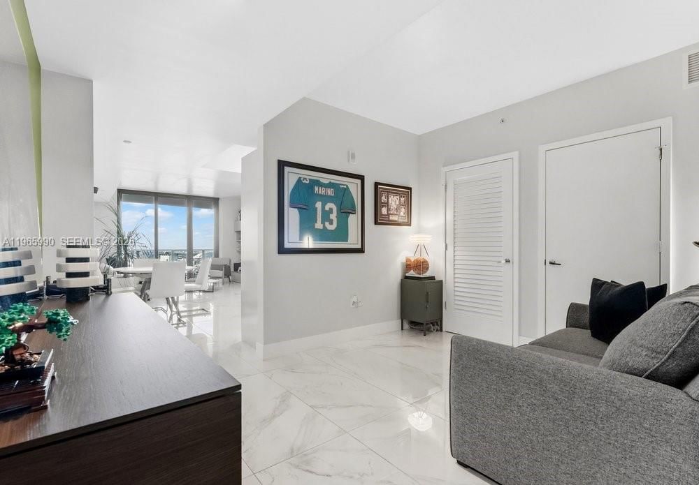 Real estate property located at 1010 Brickell Ave #4011, Miami-dade, 1010 Brickell Condo, Miami, FL
