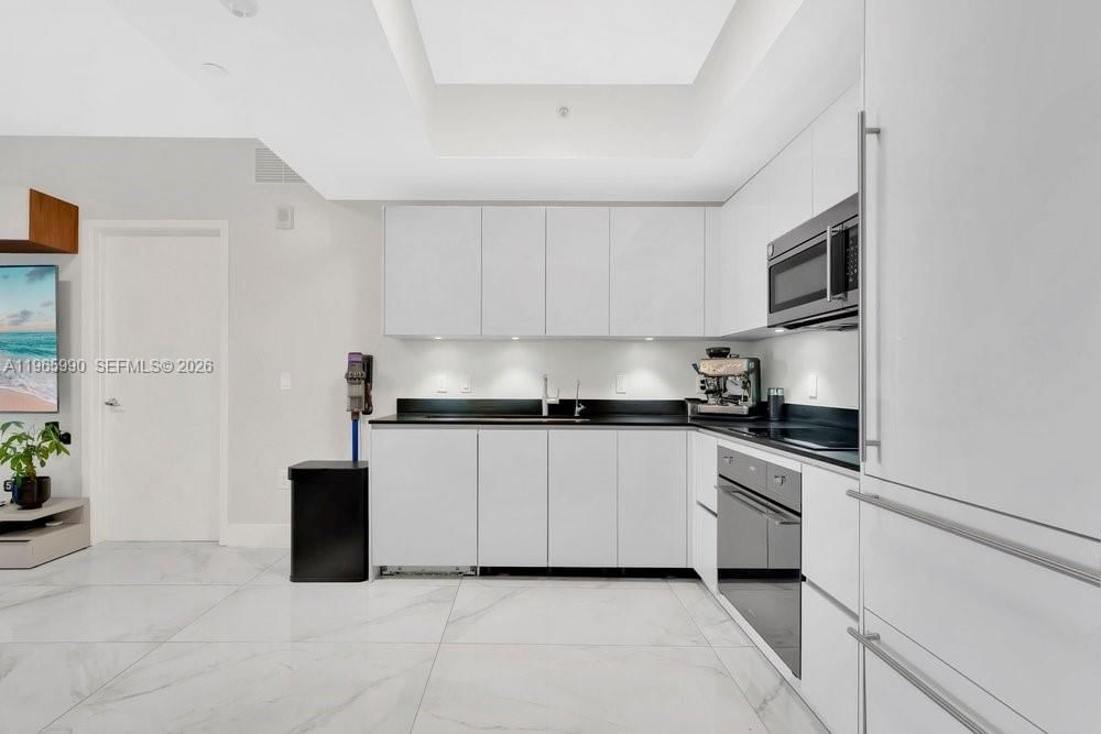 Real estate property located at 1010 Brickell Ave #4011, Miami-dade, 1010 Brickell Condo, Miami, FL
