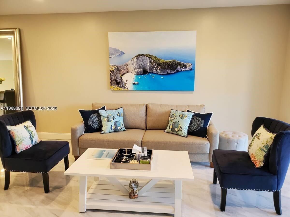 Real estate property located at 1501 Ocean Blvd #323, Broward, Gardens By The Sea Condo, Lauderdale By The Sea, FL