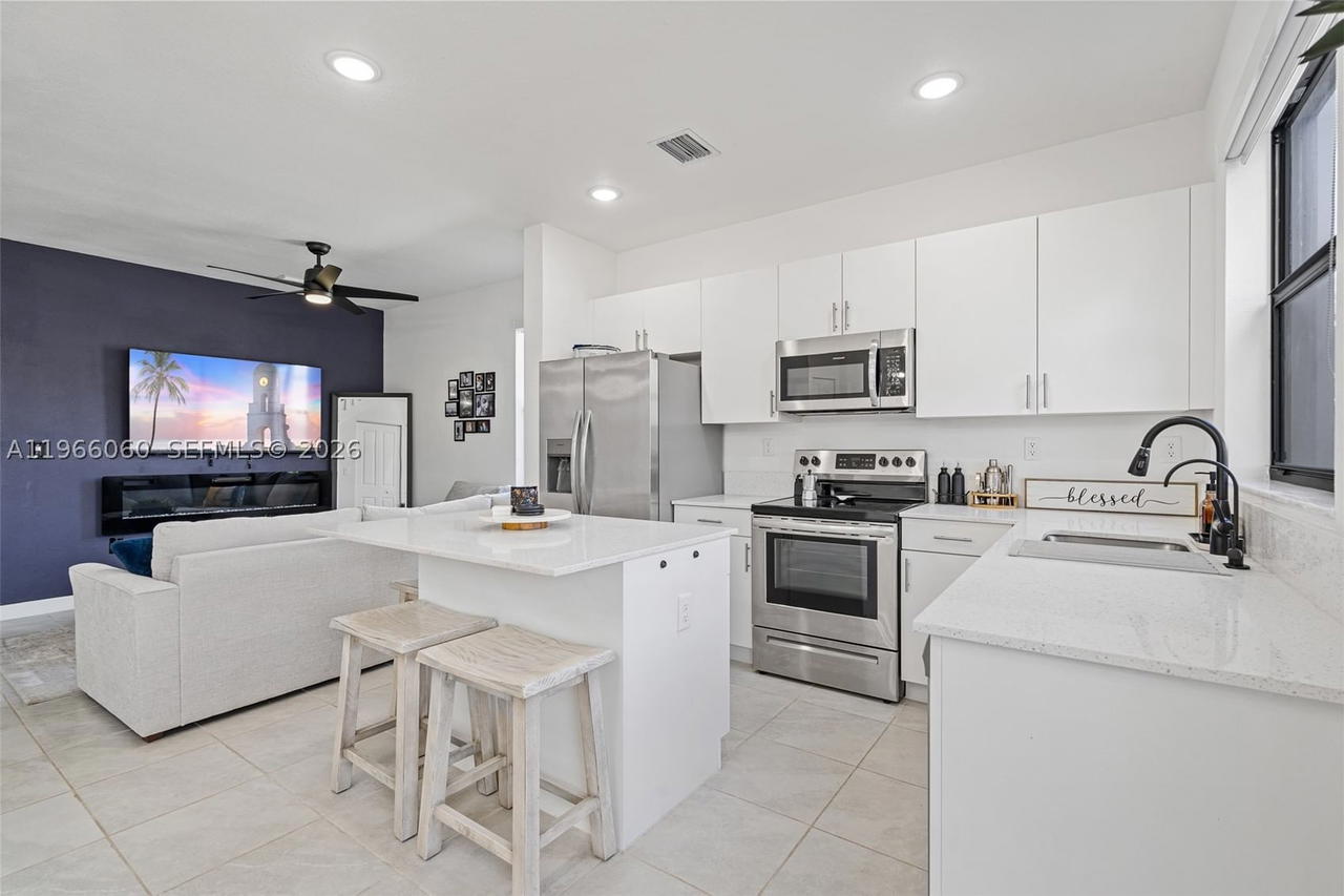 Real estate property located at 9941 231st Ln #9941, Miami-dade, Enclave South Phase 2, Miami, FL