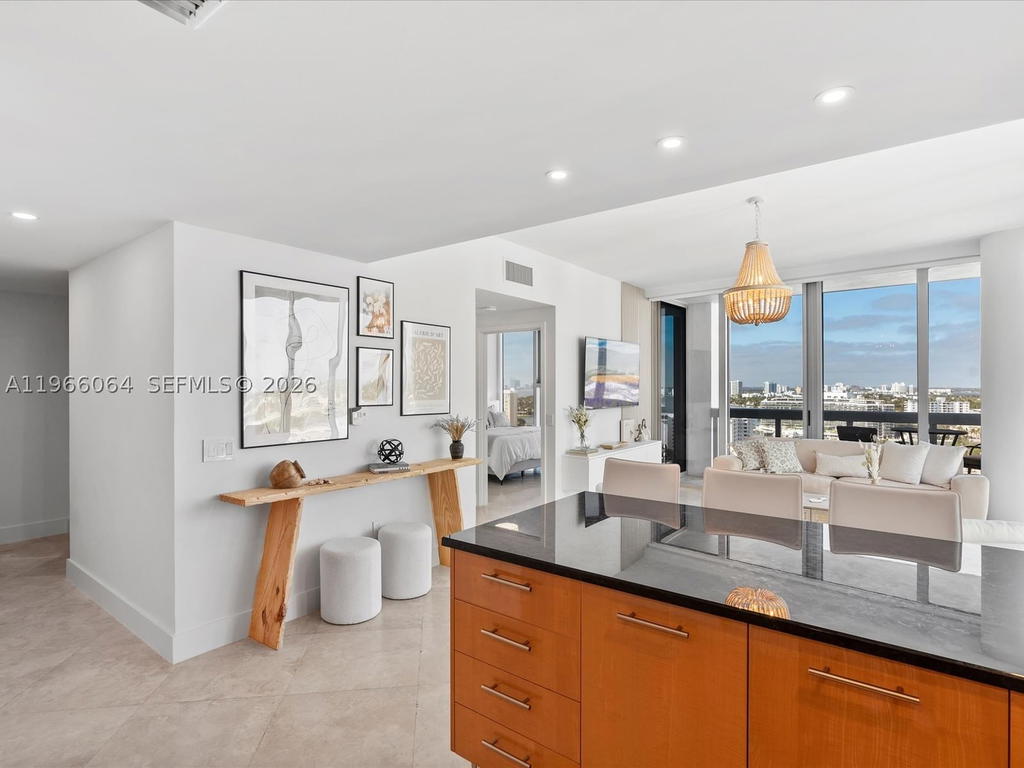 Real estate property located at 6899 Collins Ave #1704, Miami-dade, North Carillon Beach Cond, Miami Beach, FL