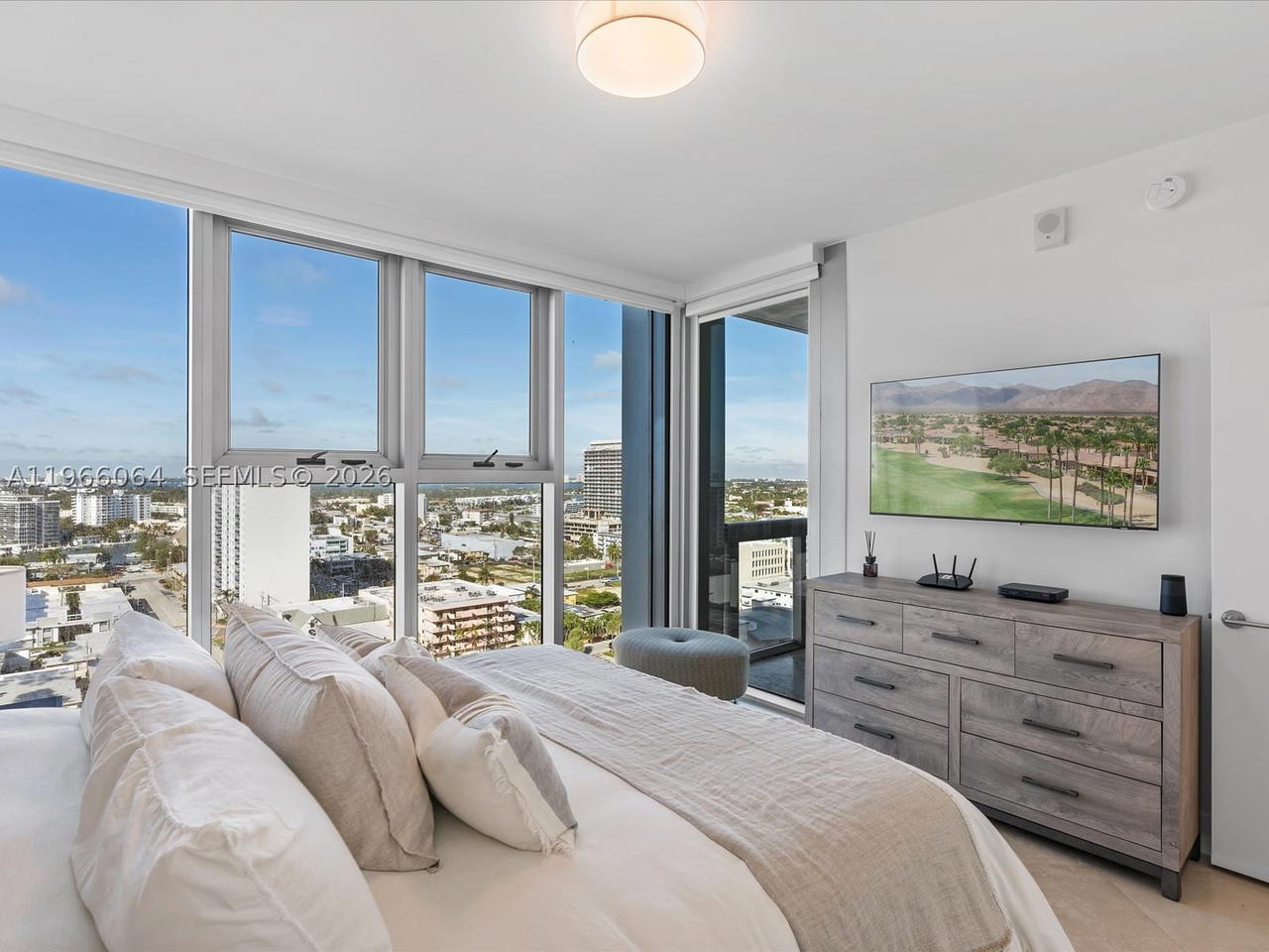 Real estate property located at 6899 Collins Ave #1704, Miami-dade, North Carillon Beach Cond, Miami Beach, FL