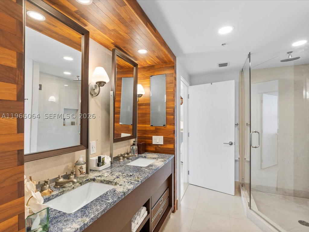 Real estate property located at 6899 Collins Ave #1704, Miami-dade, North Carillon Beach Cond, Miami Beach, FL