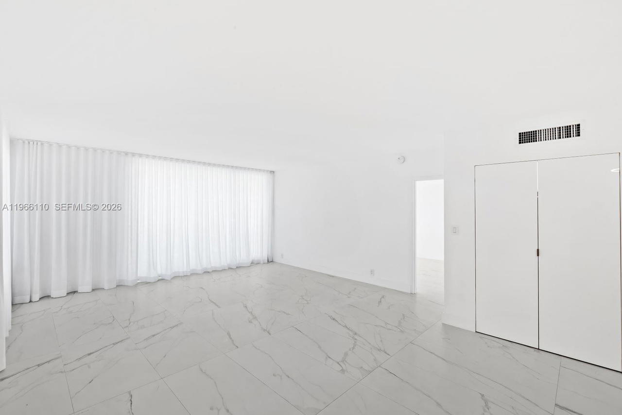 Real estate property located at 1000 West Ave #1024, Miami-dade, Mirador 1000 Condo, Miami Beach, FL