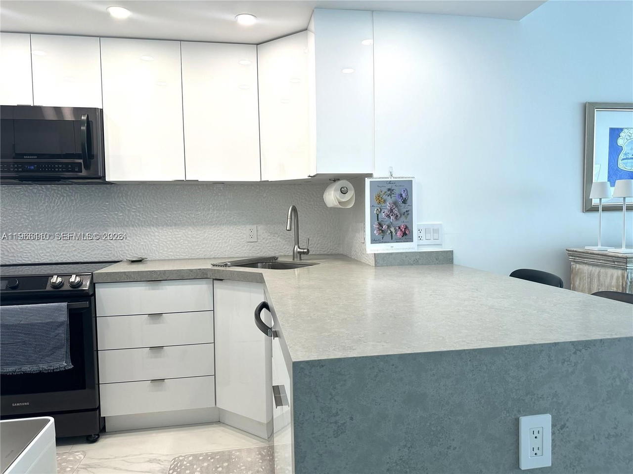 Real estate property located at 1000 West Ave #1024, Miami-dade, Mirador 1000 Condo, Miami Beach, FL