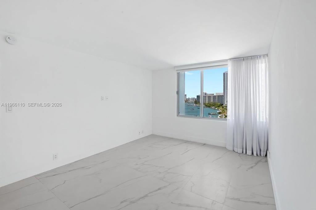 Real estate property located at 1000 West Ave #1024, Miami-dade, Mirador 1000 Condo, Miami Beach, FL