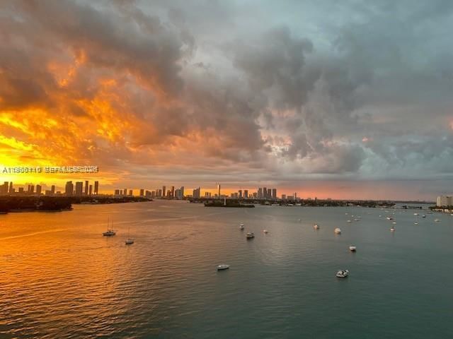 Real estate property located at 1000 West Ave #1024, Miami-dade, Mirador 1000 Condo, Miami Beach, FL