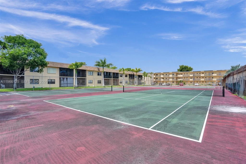 Real estate property located at 201 Berkley Rd #105, Broward, Ashbury House East, Hollywood, FL