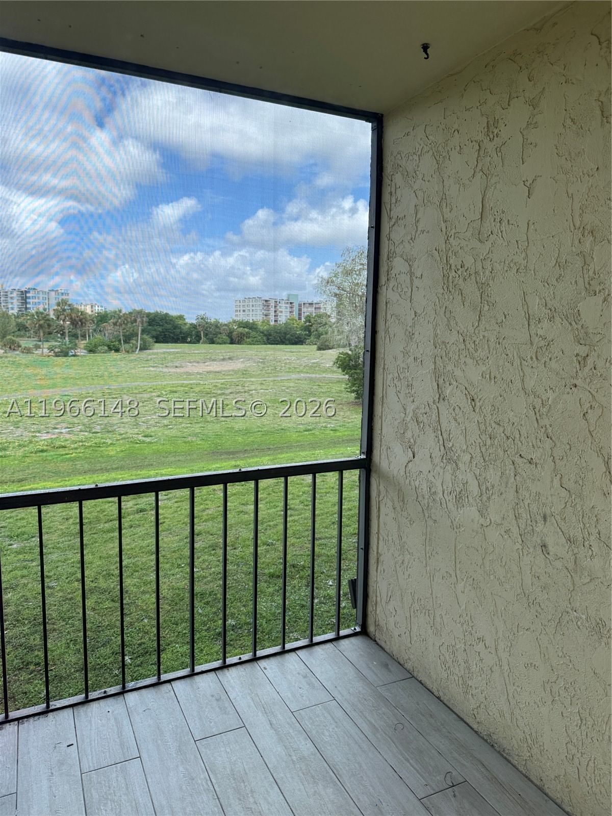 Real estate property located at 6301 Fall Circle Dr #213, Broward, Falls Of Inverrrary, Lauderhill, FL