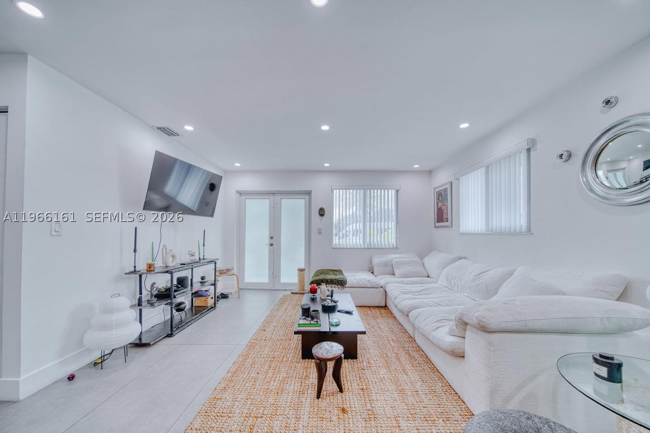 Real estate property located at 2841 24th Ter, Miami-dade, The Pines, Miami, FL