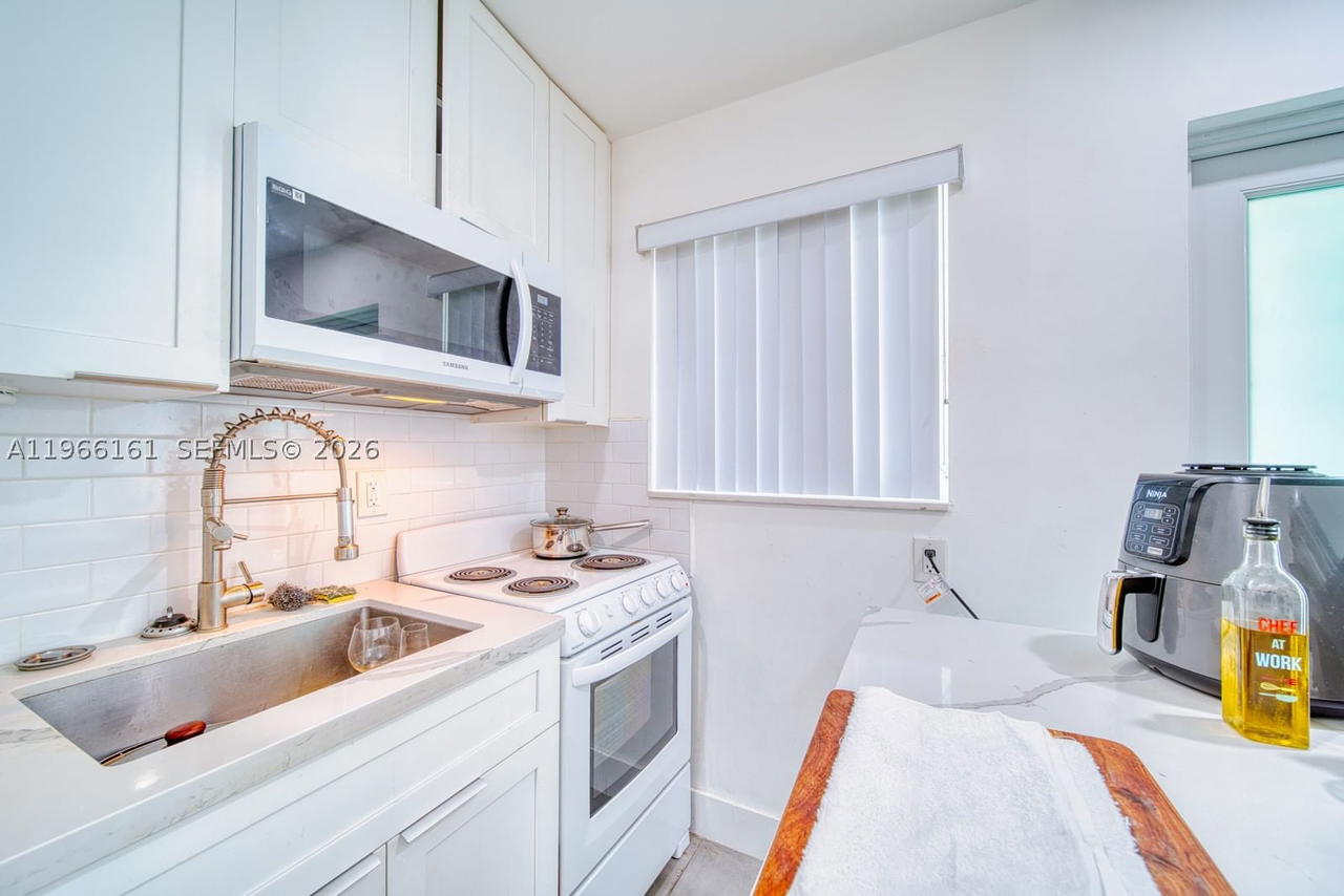Real estate property located at 2841 24th Ter, Miami-dade, The Pines, Miami, FL