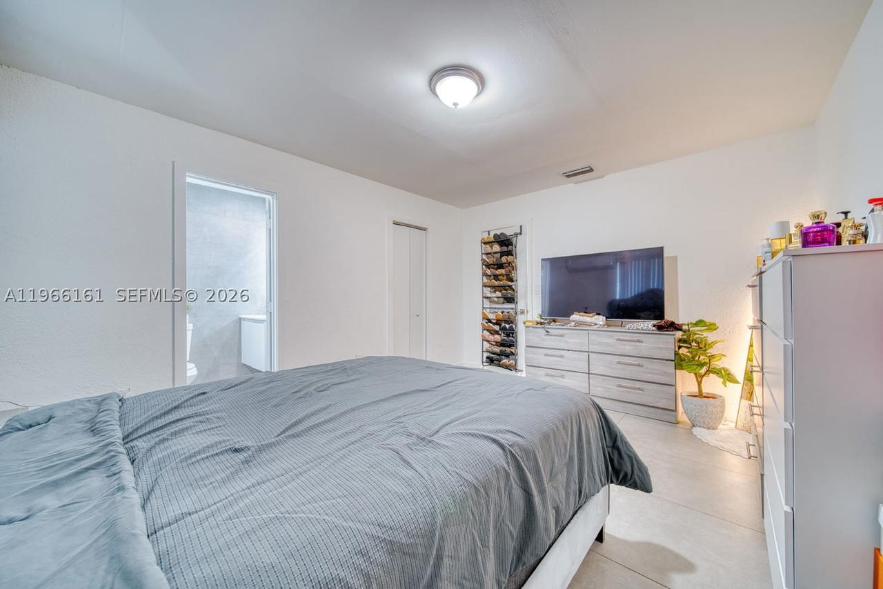 Real estate property located at 2841 24th Ter, Miami-dade, The Pines, Miami, FL