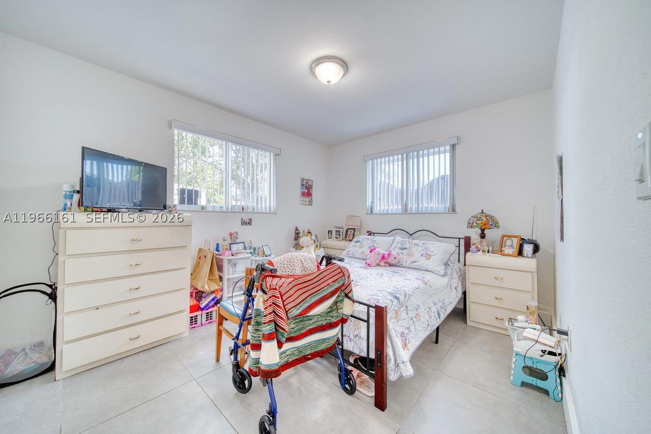 Real estate property located at 2841 24th Ter, Miami-dade, The Pines, Miami, FL