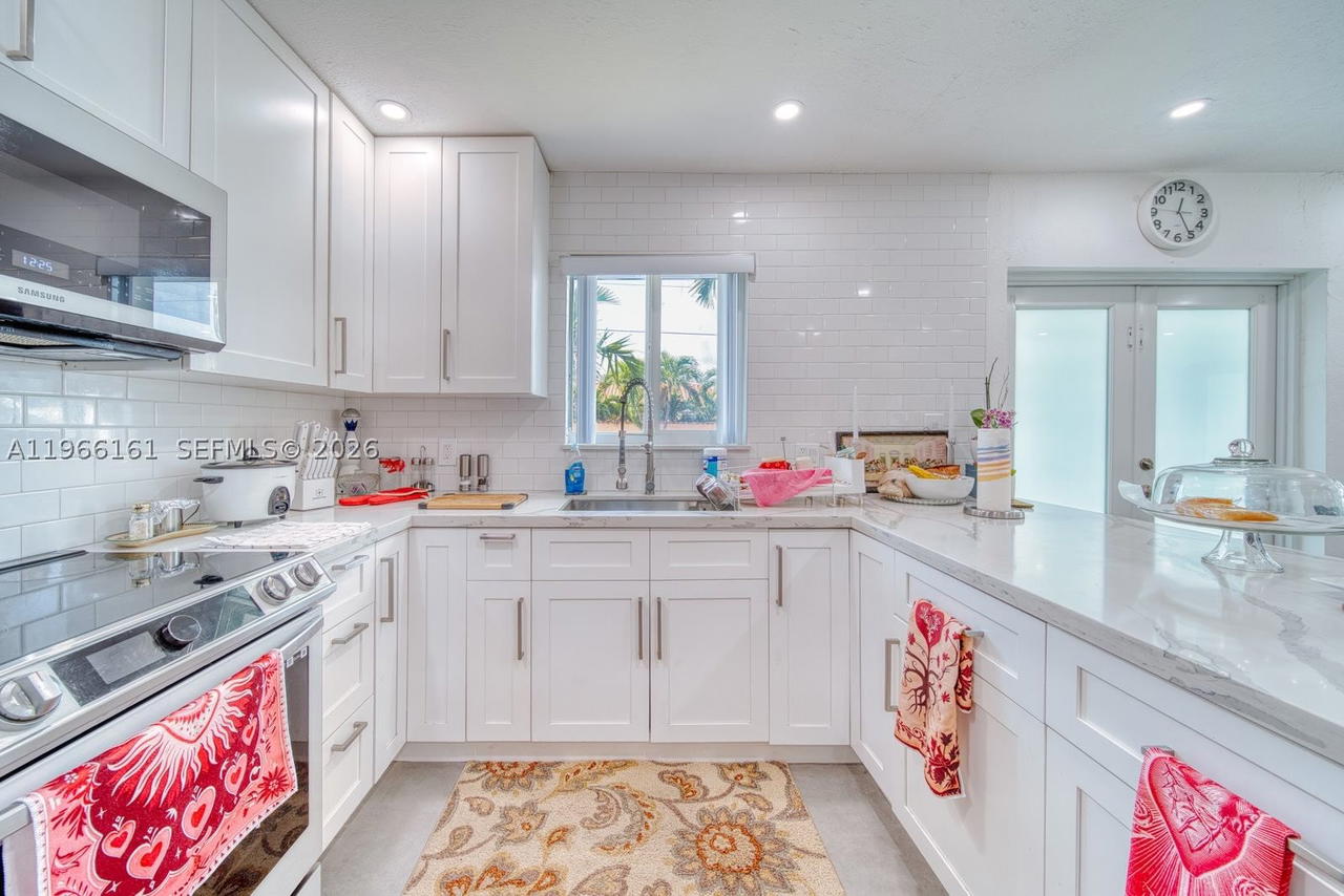 Real estate property located at 2841 24th Ter, Miami-dade, The Pines, Miami, FL