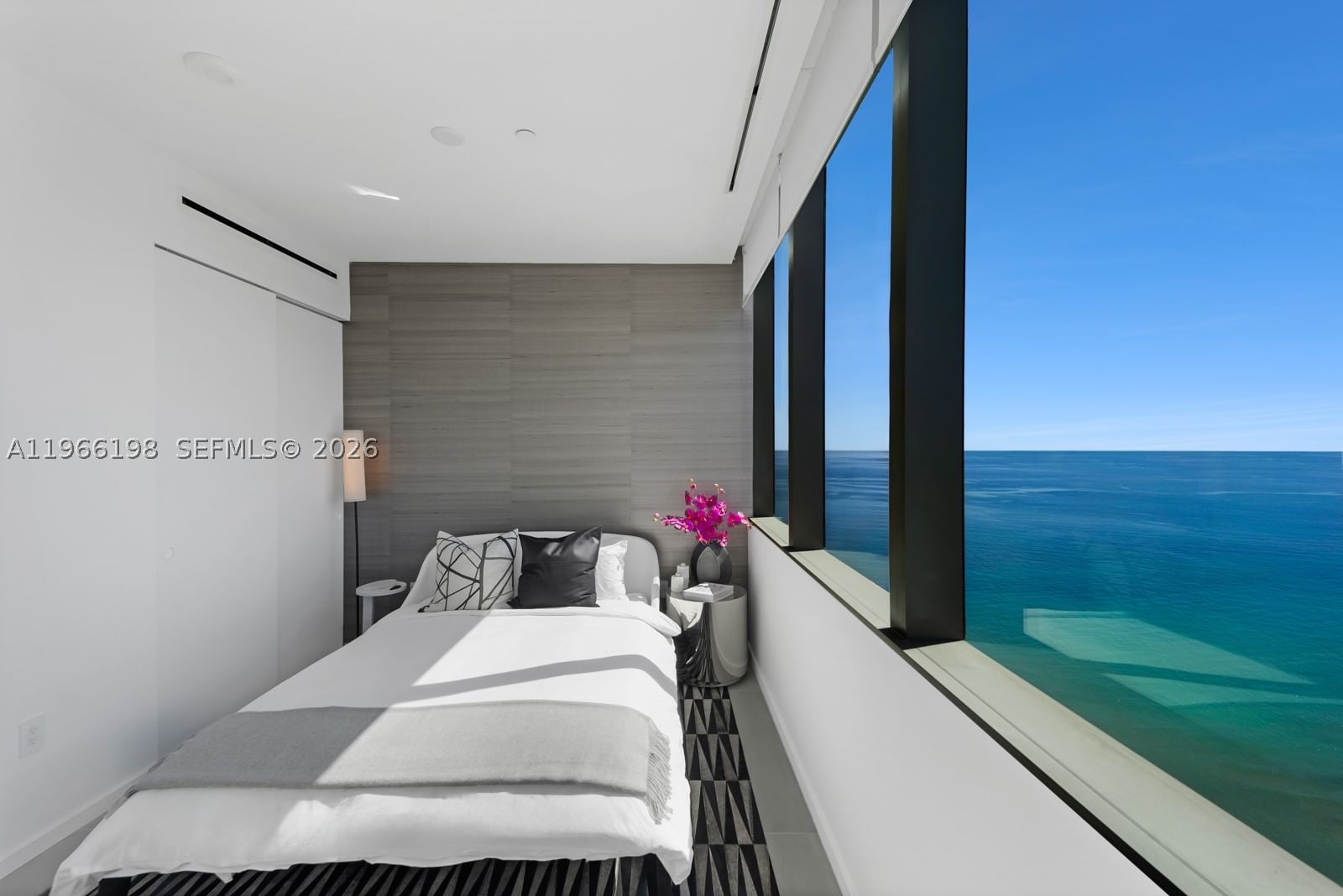 Real estate property located at 2000 Ocean Dr #25B, Broward, 2000 Ocean Condo, Hallandale Beach, FL