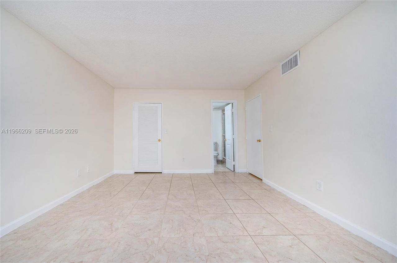 Real estate property located at 4350 79th Ave #1B, Miami-dade, Doral Gardens Condo, Doral, FL