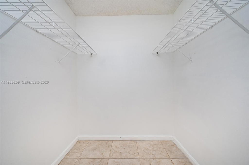 Real estate property located at 4350 79th Ave #1B, Miami-dade, Doral Gardens Condo, Doral, FL