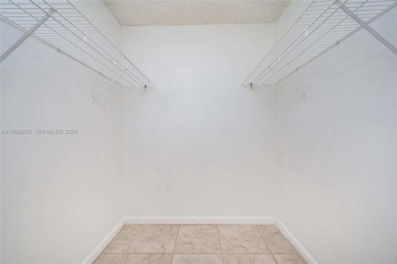 Real estate property located at 4350 79th Ave #1B, Miami-dade, Doral Gardens Condo, Doral, FL