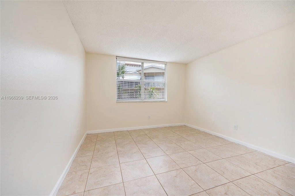 Real estate property located at 4350 79th Ave #1B, Miami-dade, Doral Gardens Condo, Doral, FL