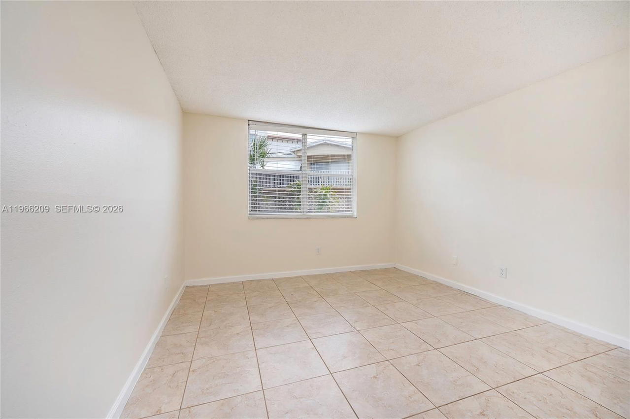 Real estate property located at 4350 79th Ave #1B, Miami-dade, Doral Gardens Condo, Doral, FL