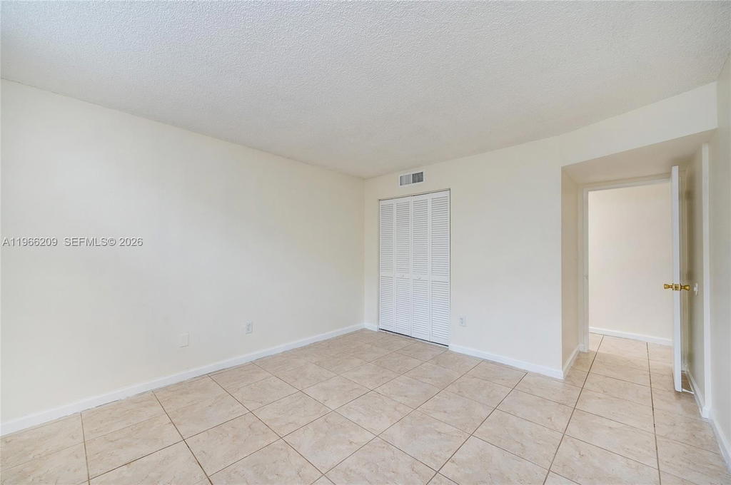 Real estate property located at 4350 79th Ave #1B, Miami-dade, Doral Gardens Condo, Doral, FL