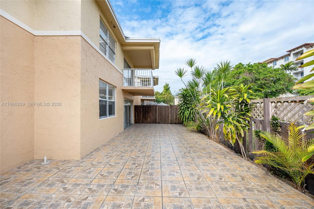 Real estate property located at 4350 79th Ave #1B, Miami-dade, Doral Gardens Condo, Doral, FL