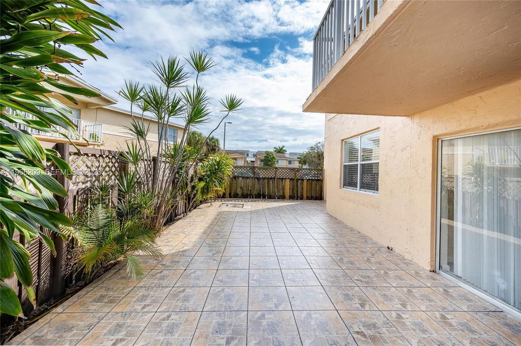 Real estate property located at 4350 79th Ave #1B, Miami-dade, Doral Gardens Condo, Doral, FL