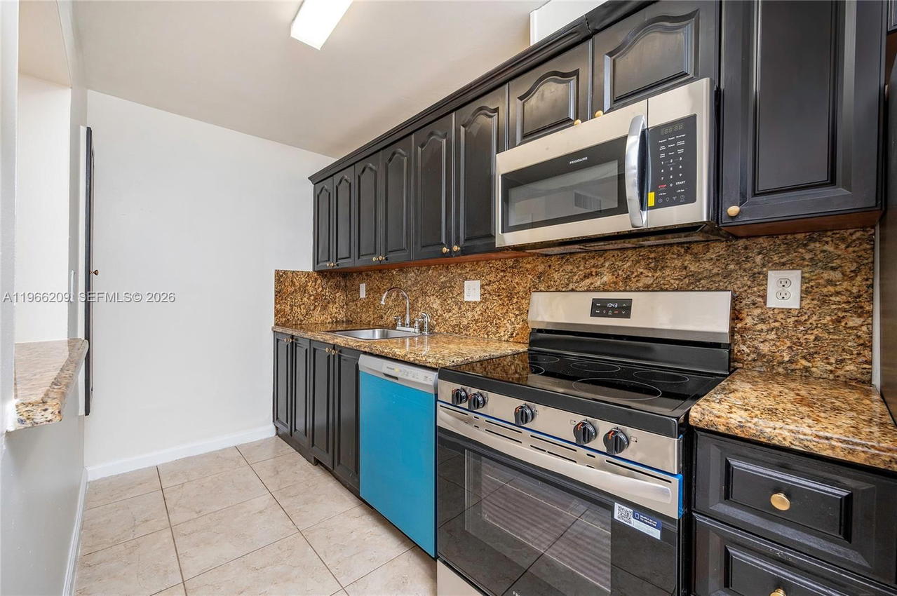 Real estate property located at 4350 79th Ave #1B, Miami-dade, Doral Gardens Condo, Doral, FL