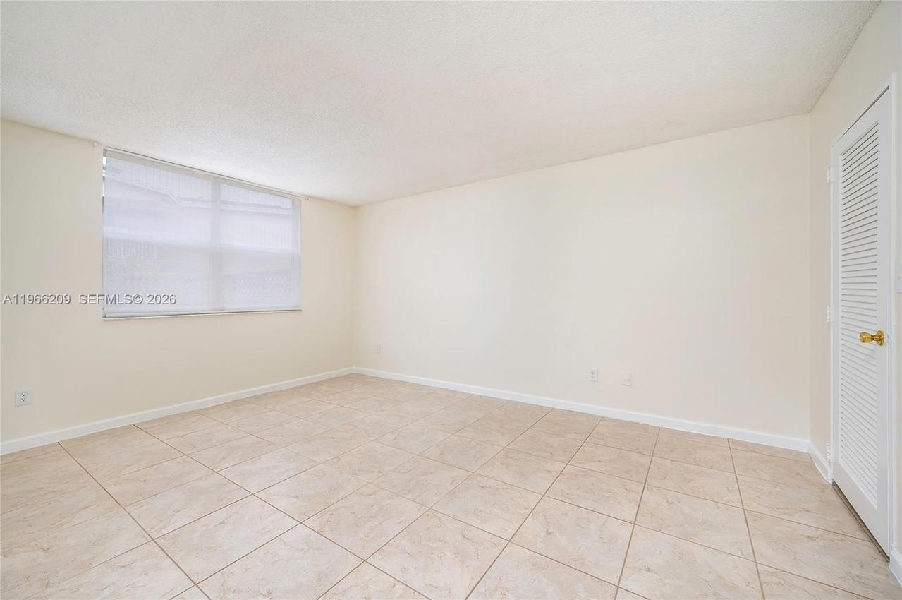 Real estate property located at 4350 79th Ave #1B, Miami-dade, Doral Gardens Condo, Doral, FL