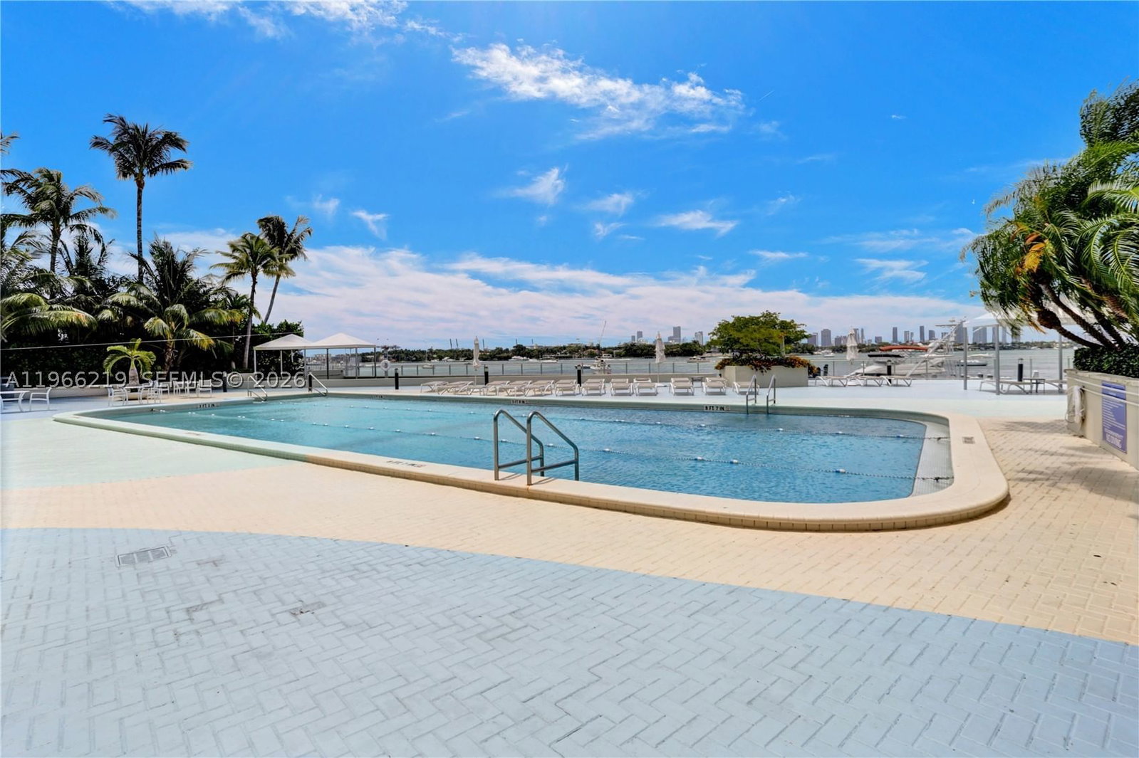 Real estate property located at 1200 West Ave PH31, Miami-dade, Mirador 1200 Condo, Miami Beach, FL