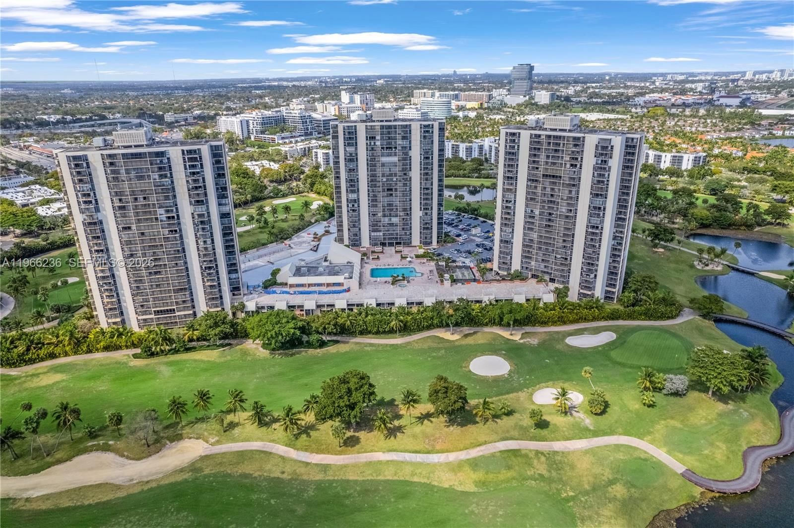 Real estate property located at 20301 Country Club Dr #1826, Miami-dade, Coronado Condo- Tower Ii, Aventura, FL