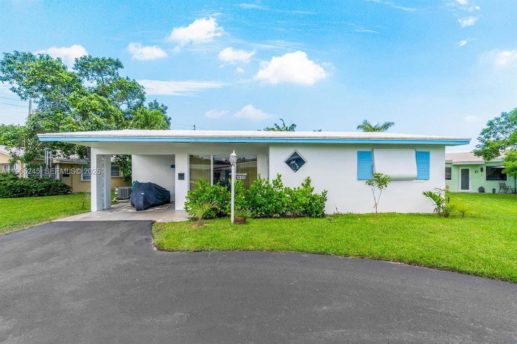 Real estate property located at 3201 Abbott Ln, Broward, Sheridan Lakes Condo Hous, Hollywood, FL