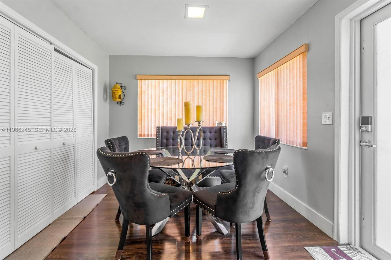 Real estate property located at 3201 Abbott Ln, Broward, Sheridan Lakes Condo Hous, Hollywood, FL