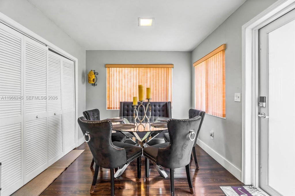Real estate property located at 3201 Abbott Ln, Broward, Sheridan Lakes Condo Hous, Hollywood, FL