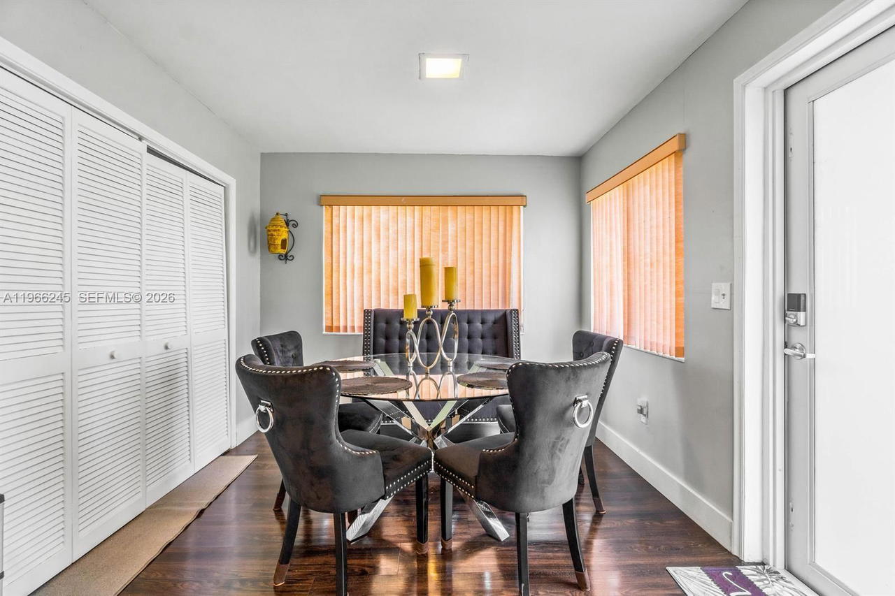 Real estate property located at 3201 Abbott Ln, Broward, Sheridan Lakes Condo Hous, Hollywood, FL