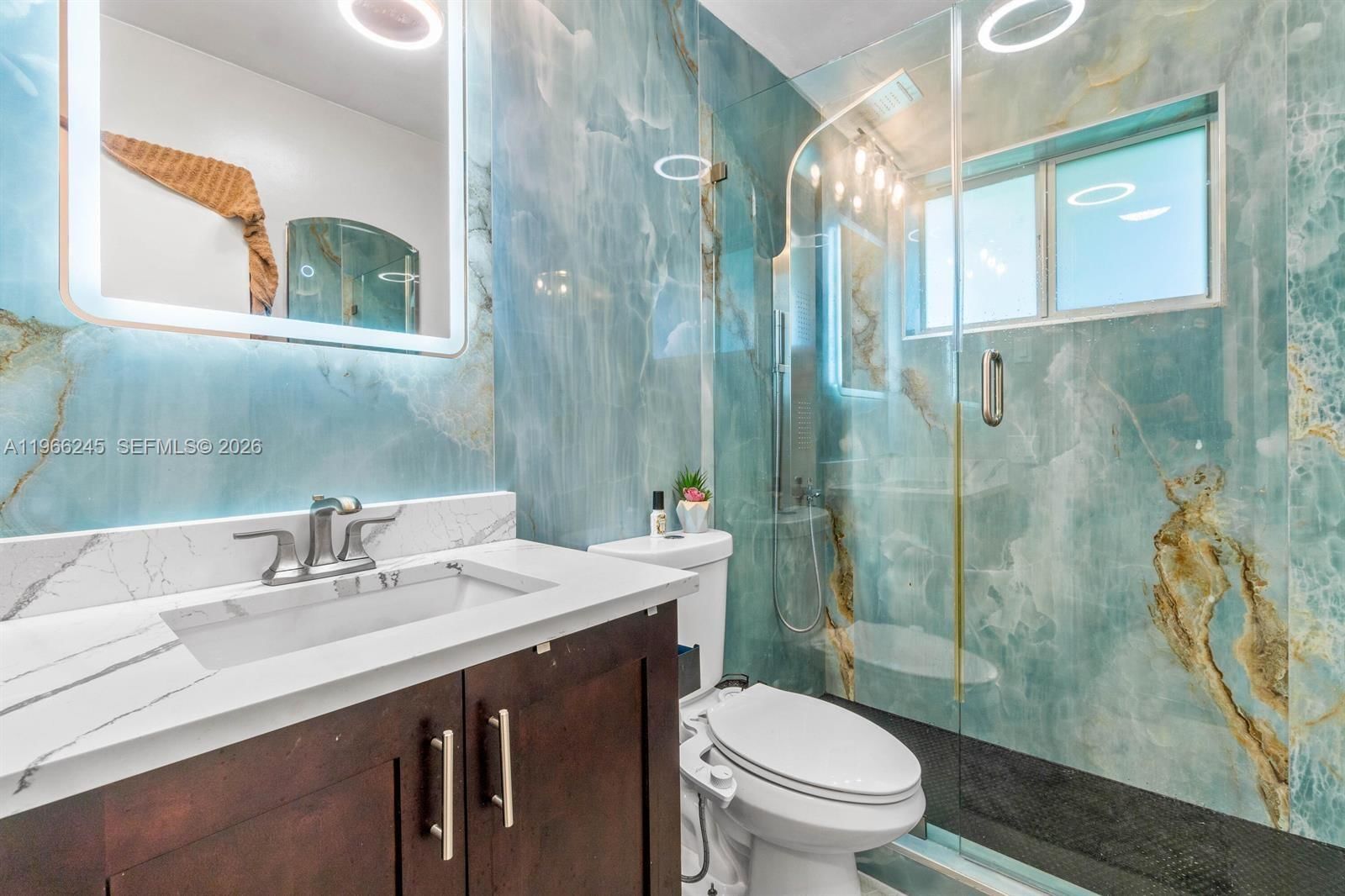 Real estate property located at 3201 Abbott Ln, Broward, Sheridan Lakes Condo Hous, Hollywood, FL