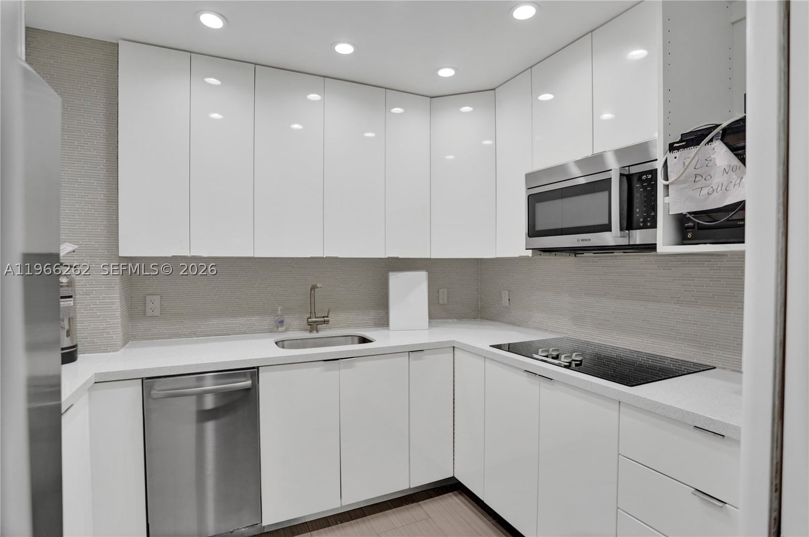 Real estate property located at 1200 West Ave #521, Miami-dade, Mirador 1200 Condo, Miami Beach, FL