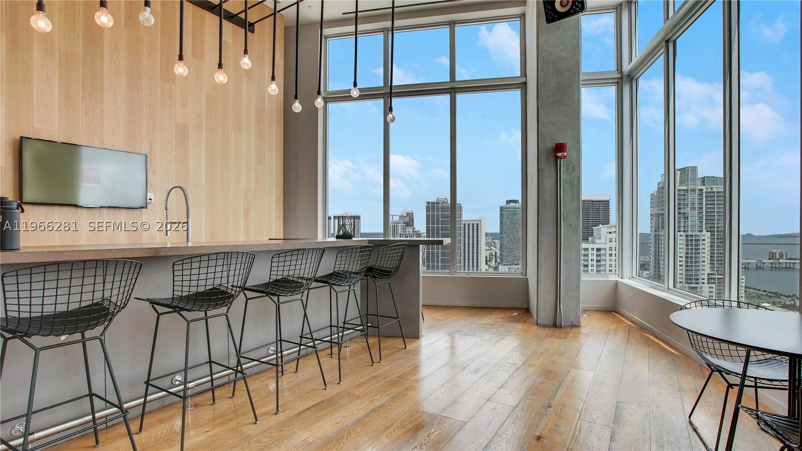 Real estate property located at 151 1st St #2101, Miami-dade, Centro Condo, Miami, FL