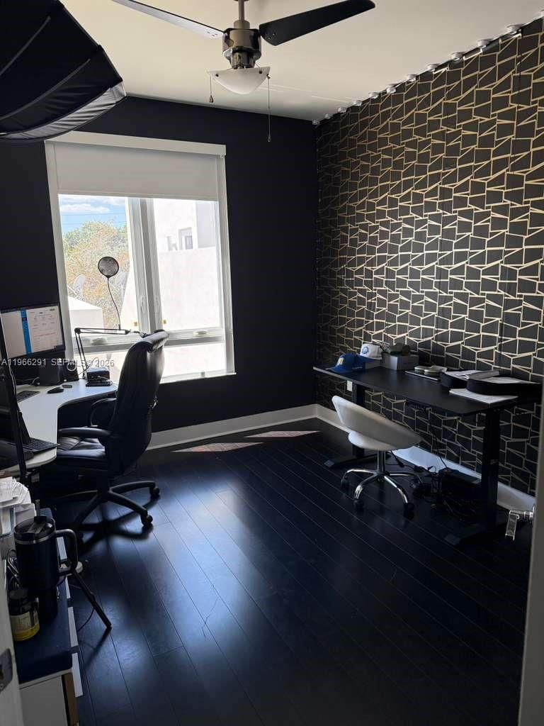 Real estate property located at 6420 105th Pl, Miami-dade, Landmark At Doral, Doral, FL