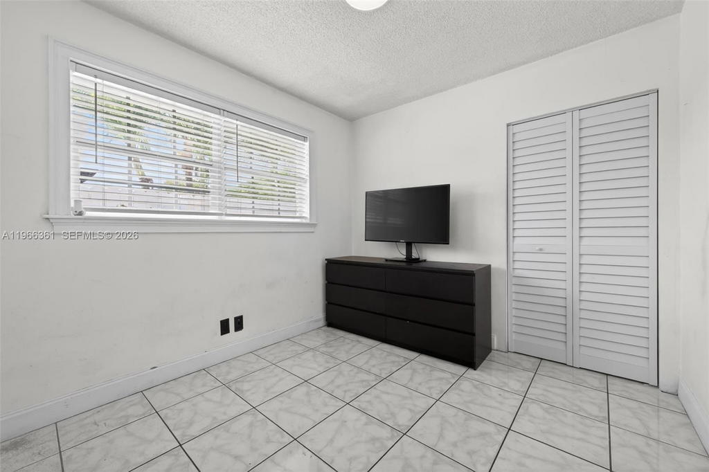Real estate property located at 7751 32nd St, Broward, Driftwood Estates No 15, Davie, FL